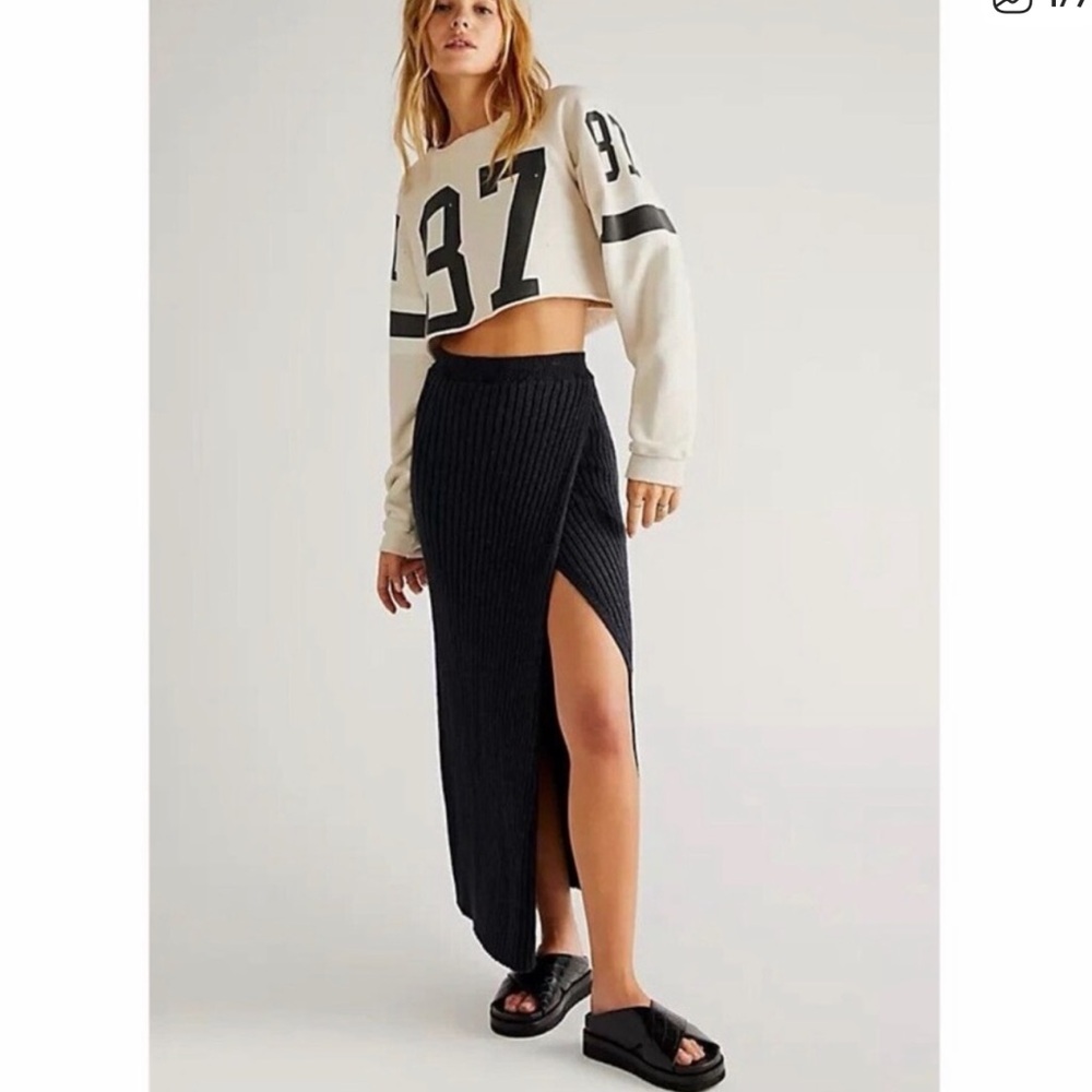 Free people sweater maxi skirt. Like new